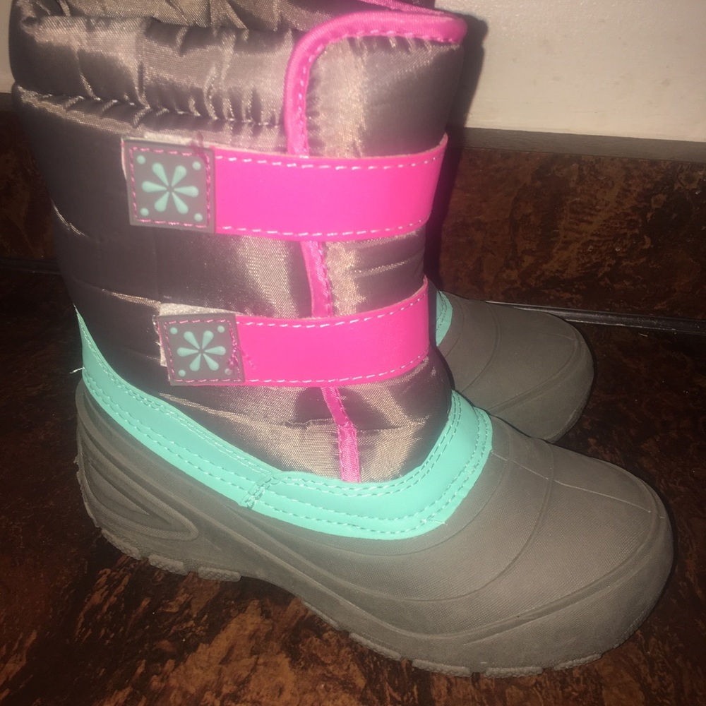 Girls boots